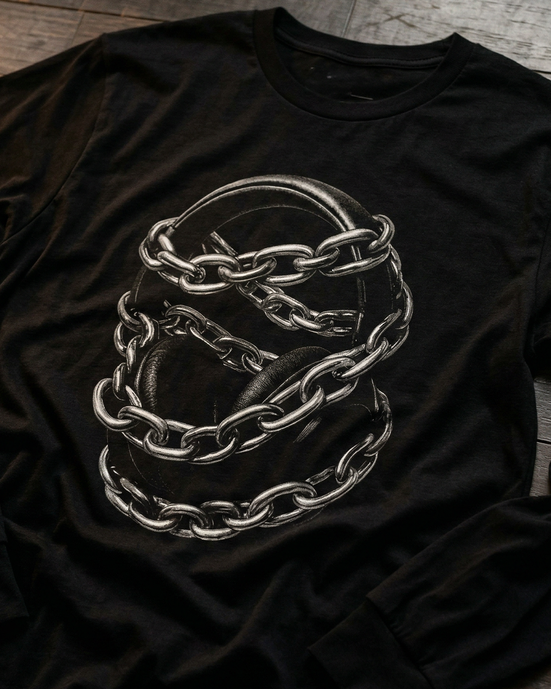 Silenced Frequency Graphic Long Sleeve Tee – Headphones Chain Design, Dark Aesthetic Streetwear